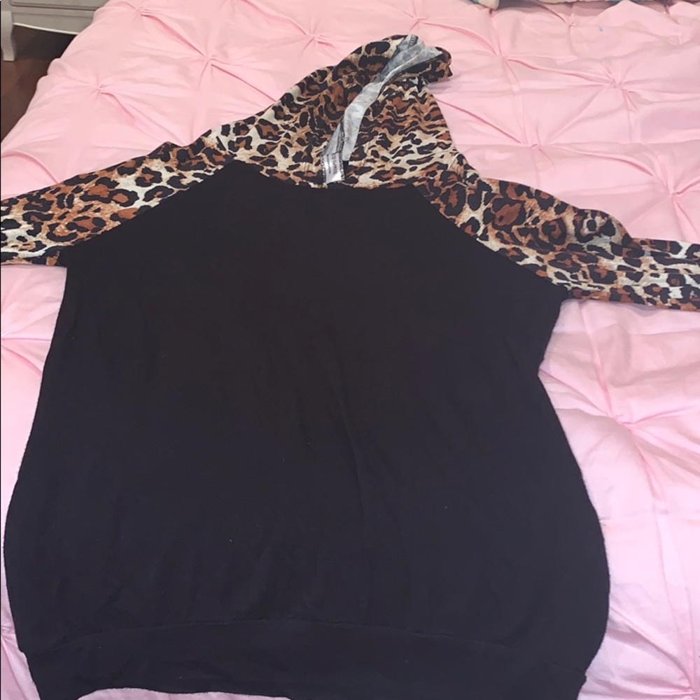 Leopard Hooded Top